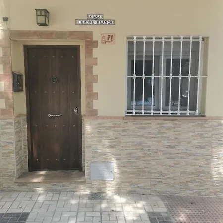 Проживание в семье Casa Hombre Blanco *